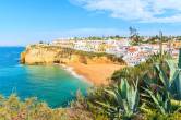 
Praia do Carvoeiro - premiada como o melhor resort de praia da Europa